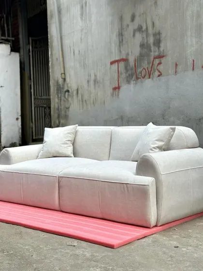 The complete modern block sofa, a versatile piece that can be customized in size and fabric.