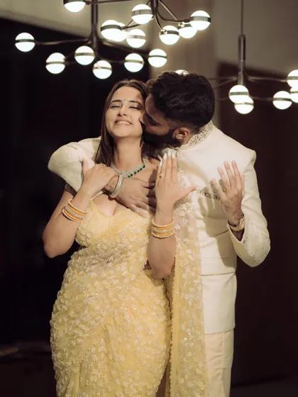 A sweet embrace filled with joy and affection. These are the moments that truly immortalize your love story.