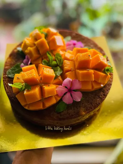 A delicate and unique whole wheat cake with fragrant mango and floral lavender, sweetened with jaggery. You won't find this flavour combination anywhere else.