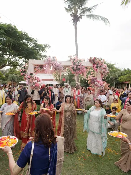 The ladies of the bride's family performing their welcome dance for the groom.