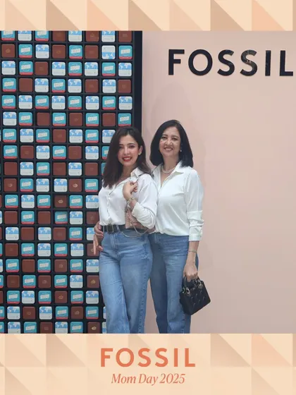 A mother and daughter duo in matching denim at the Fossil event. Our booth captures the stories and relationships of the people who attend your brand activation.