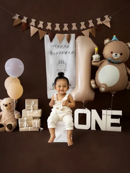 A full view of the charming teddy bear birthday setup. I handle all the decorations so you can just show up and enjoy the session.