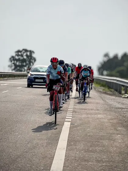 The peloton, a tight and fast-moving group.