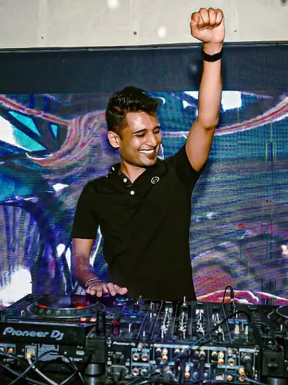 The feeling of triumph when the whole club is jumping with you. This was an incredible pre-Friendship Day gig at Mobe 26 in Chandigarh.