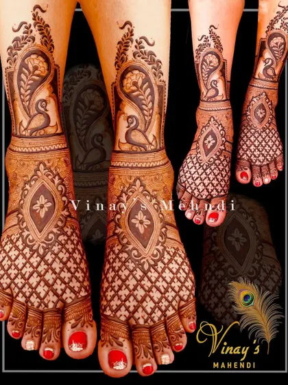 A simple and elegant feet design with swans and jaal work. This is a great option for someone who wants a less heavy but still beautiful design.