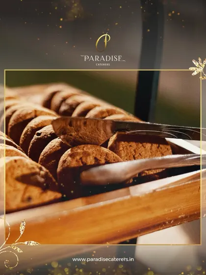 Freshly baked delights, like these crunchy cookies, are the perfect addition to any event, offering a touch of sweet indulgence.