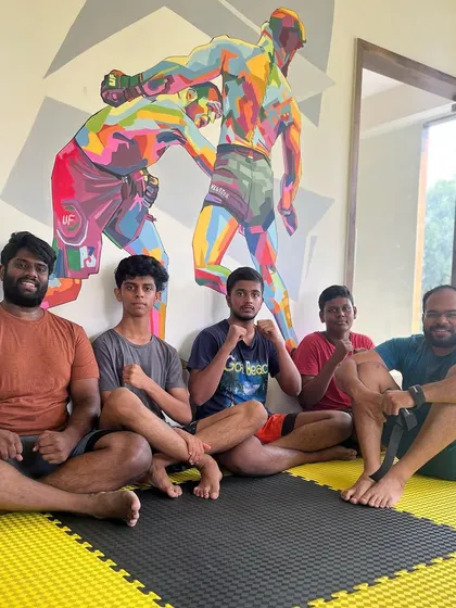 The morning class with Coach Bala, ready to work on kickboxing and strength.