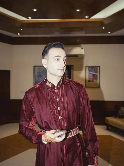 A full-body shot in my 'Duke of Delhi' attire.