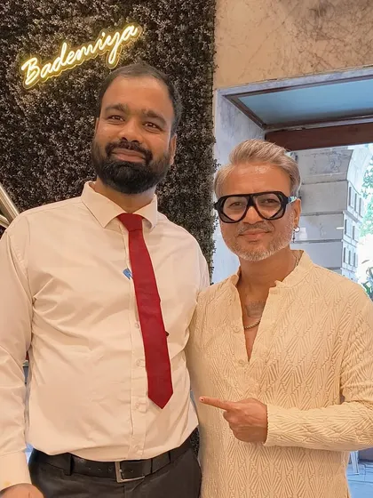 Celebrity hairstylist Aalim Hakim, a man with an eye for style and a taste for flavour, dining at our Fort outlet.