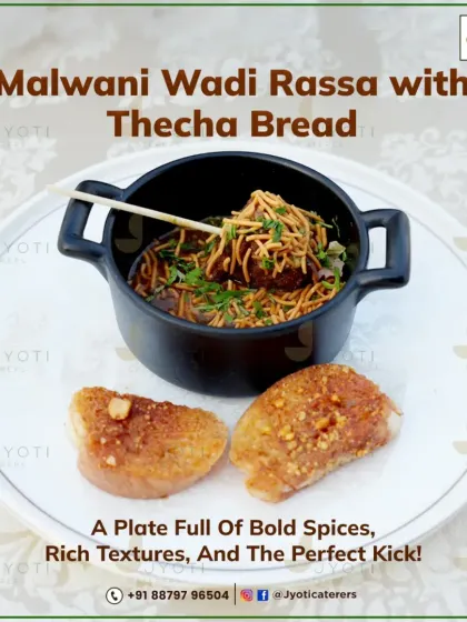 Another look at our authentic Malwani Wadi Rassa, this time served with Thecha Bread. This dish is a plate full of bold spices, rich textures, and the perfect kick.