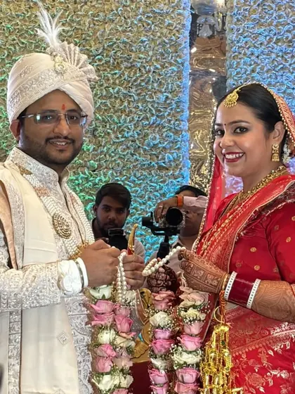 The varmala ceremony of Jitesh and Pooja. Their paths, from IT and Political Science, converged beautifully through our platform, uniting them in a shared spiritual and professional purpose.