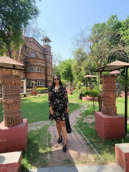 The same floral dress styled for a walk through the museum gardens. A versatile dress like this is a must-have for any travel wardrobe.