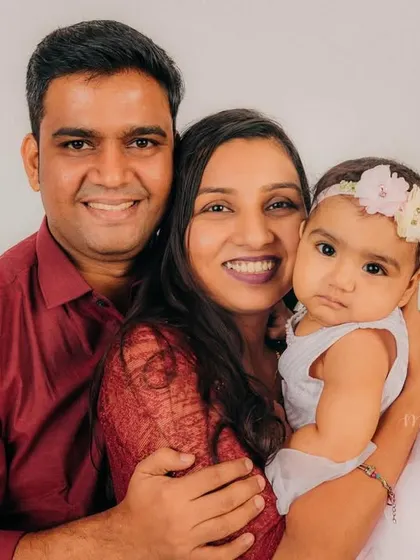 Freezing moments and framing love. This family of three is the picture of happiness.