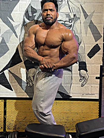 Another most muscular pose.