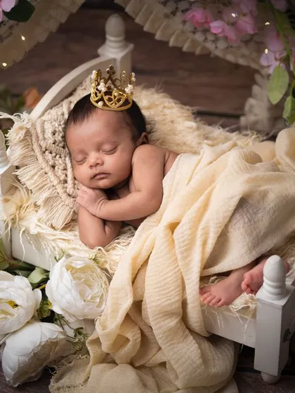 A duplicate of image 6, emphasizing the classic appeal of our royal-themed newborn setups.