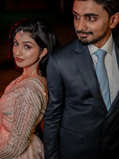 An intimate dance at the reception. We focus on capturing the connection between the couple, creating romantic and elegant photos of their evening celebration.