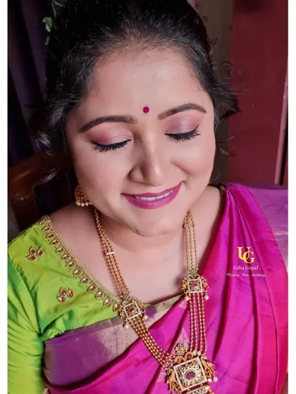 A simple, natural finish for the lovely RJ Archana. I teach how to create a put-together look that feels light and looks fresh, even in natural light.