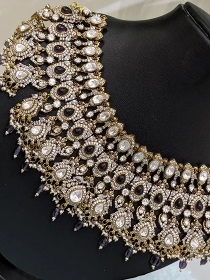 Another angle of the choker, showing the depth of color.