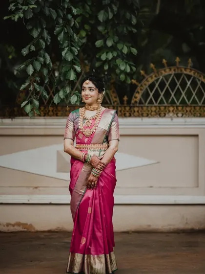 Another stunning portrait of Anushya. Her complete look is a perfect blend of tradition and elegance.