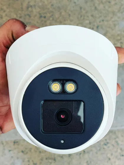 This full-color camera with two built-in spotlights ensures you get bright, color video even in complete darkness.