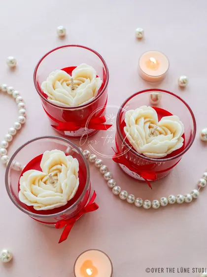 Welcoming my Valentine's collection with these 'Te Amo' jar candles. This version features a classic white rose heart in a festive red glass jar.