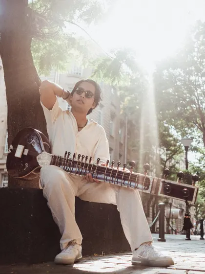 A sunny shot from the 'Bones' photoshoot. I love finding cool urban spots that contrast with the traditional feel of the sitar.