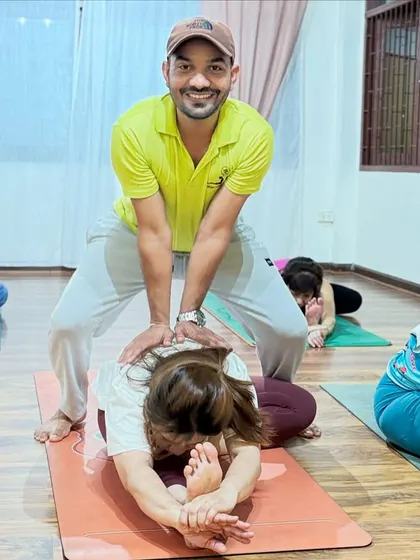 A workshop is a space for guided growth. In our sessions, like this one in Thailand, I provide hands-on adjustments and personalized guidance to help you deepen your practice safely. Whether you are a beginner or an advanced practitioner, my focus is on helping you understand the alignment and energy of each posture.