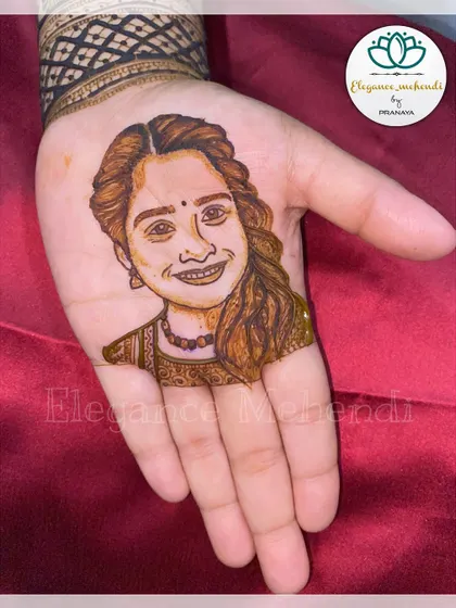 The bride's portrait from my first-ever portrait mehendi. Her smile in the drawing reflects the joy of the occasion, and it was a milestone for me as an artist.
