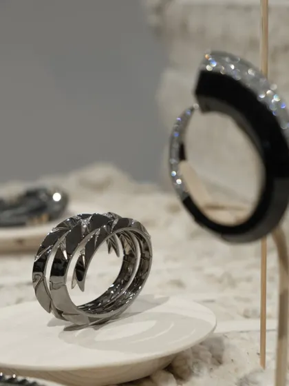 We designed this exhibition for Studio Renn at the India Art Fair, using bales of raw cotton to create a transient landscape for the jewelry. This project was an exploration of unconventional materials and the idea of the 'found and the formed'.