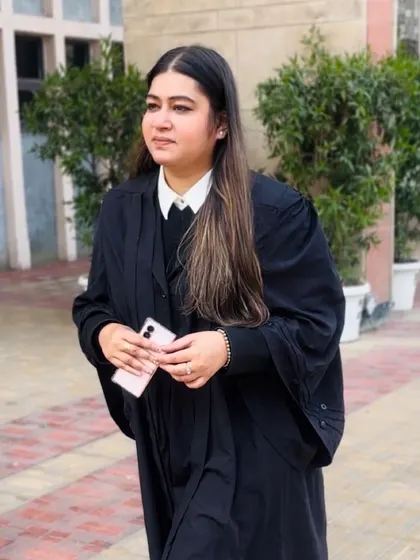 That smile after a strong argument, confident that the judgment will be in my client's favor. This is the satisfaction that drives me.