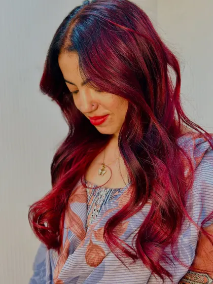 A close-up of the red color. The shine is incredible.