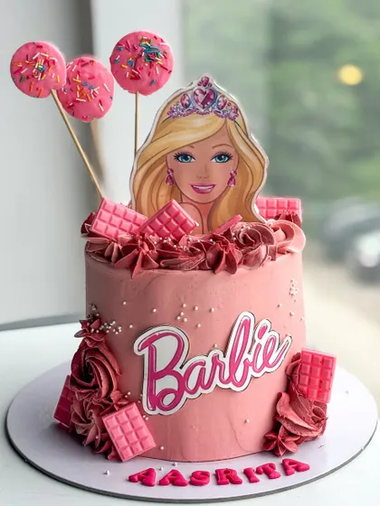A slightly different angle of the popular Barbie-themed cake.