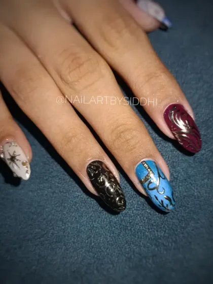 This is the complete hand-painted set inspired by the Studio Ghibli film "Howl's Moving Castle." It includes character art and other fantasy design elements from the movie.