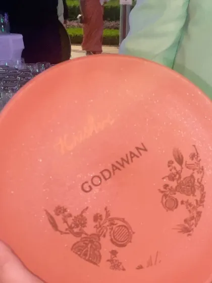 I love trying new surfaces, and these terracotta souvenir plates for a Godawan Single Malt event were so much fun. I engraved over 70 plates with guest names, and I'm still obsessed with the rustic, beautiful outcome.