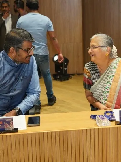 A candid conversation with Smt. Sudha Murthy on the sidelines of the PES University event. These moments of interaction are always a highlight.