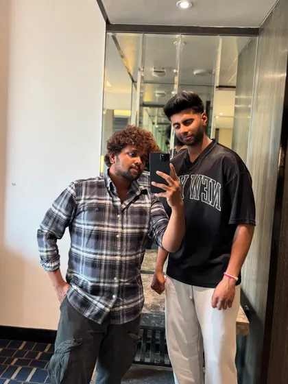 A final selfie with Mayank Yadav.