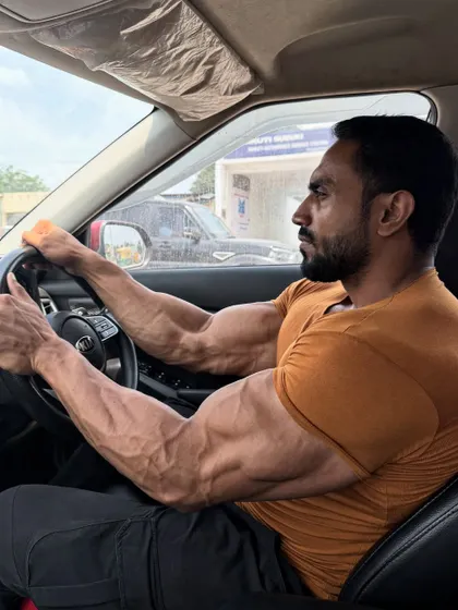 Another angle, showing the bicep peak.
