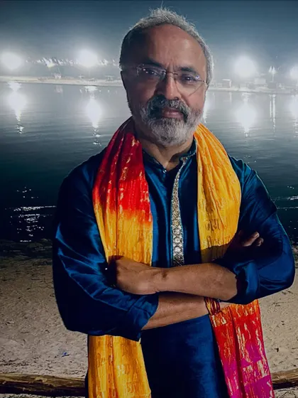 After a concert at the Maha Kumbh Mela, I went straight to the Ghats. I performed my Guru’s composition, Raga Gangeshwari, which he himself composed on these very banks in 1968.