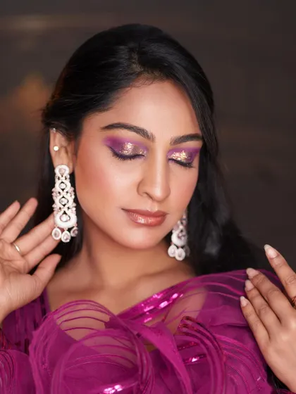 This is an example of the advanced looks we teach at the academy. For those with busy schedules, I also offer specialized weekend courses that cover a wide range of topics, from makeup and hairstyling to nail and floral art.