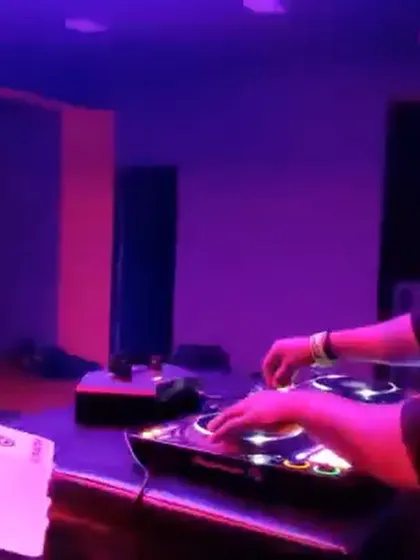 A video of me scratching in the gym. A bodybuilder DJ doing a scratch session is not something you see every day.