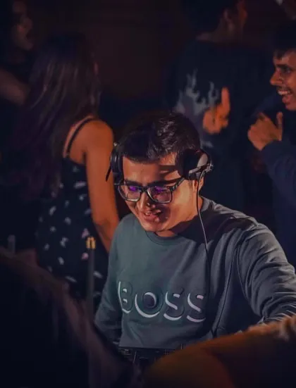In the zone, with the crowd as my backdrop. This is where I feel most at home.