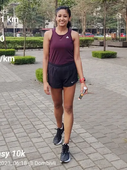 If your goal sets you apart, stay alone. An easy 10km run at a 5:30/km pace, focused on the journey.