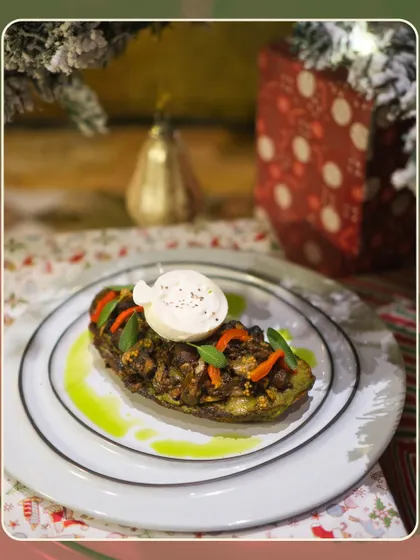 A festive dish of baked asparagus with a dollop of creamy burrata, set against our Christmas decor. It’s a perfect example of a simple yet elegant holiday plate.