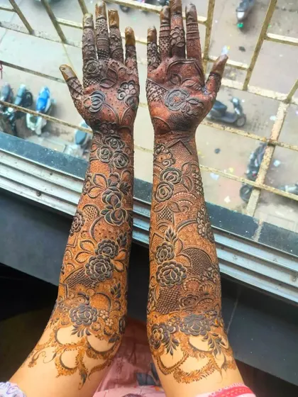 Another one of my beautiful brides, Alhamdulillah. This design extends up the full arm, packed with floral details and fine line work that will look incredible on your wedding day.