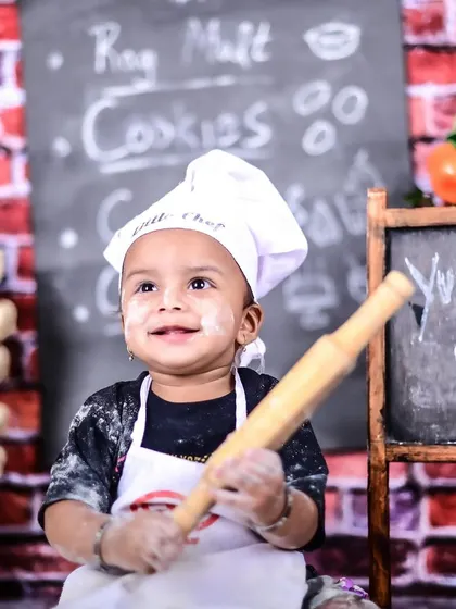 Whipping up some cuteness in the studio kitchen. My 'Little Chef' photoshoots are a recipe for adorable, with floury smiles and playful moments that you'll treasure long after they've outgrown the tiny chef hat.