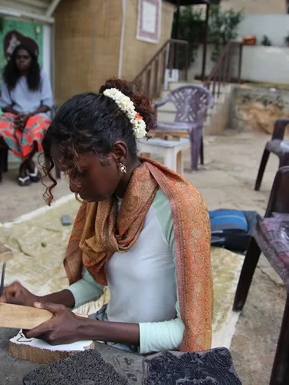 We had an incredible week hosting the artists from Bábbarra Women's Centre. We learned so much from each other, sharing techniques in printing and dyeing, and creating beautiful textiles together.