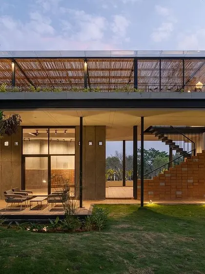 The versatile design of 'The Earth' experience center allows for the creation of unique individual stories. The choice of materials and structural elements provides a profound sense of the surrounding abundant nature.