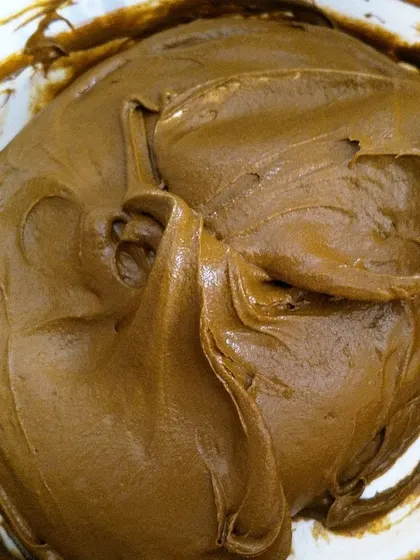 This is what pure, natural henna paste looks like. It has a thick, pudding-like texture that holds its shape, which is perfect for creating raised designs that stay in place as they dry.