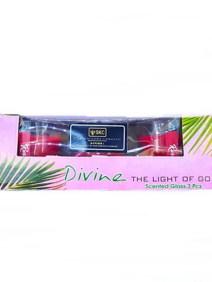 This is the gift pack for my set of three rose-scented glass candles. The packaging makes it a convenient and attractive option for birthdays, anniversaries, or thank you gifts.