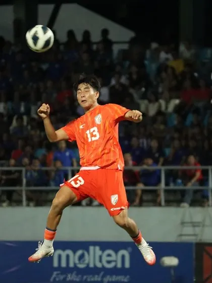 A young Indian U17 player executes a powerful header. This is the result of training that combines neck strength, core stability, and plyometric power to perform skills effectively and safely.